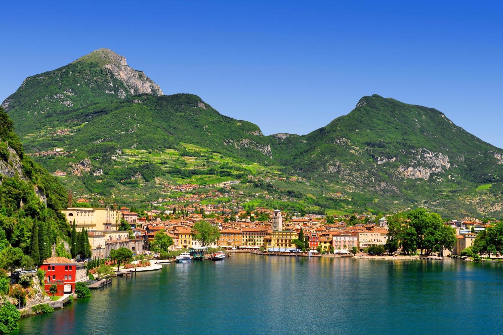 Appartamento Amy - Happy Rentals Riva del Garda Exterior photo
